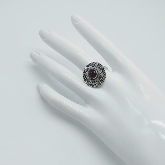 Vintage Sterling Silver Red Garnet Cocktail Ring - Picture 5 of 11